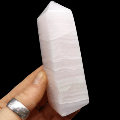 Mangano Calcite Obelisk (102mm) - Image 3