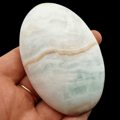 Caribbean Calcite Polished Palmstone (82mm x 55mm) - Image 4